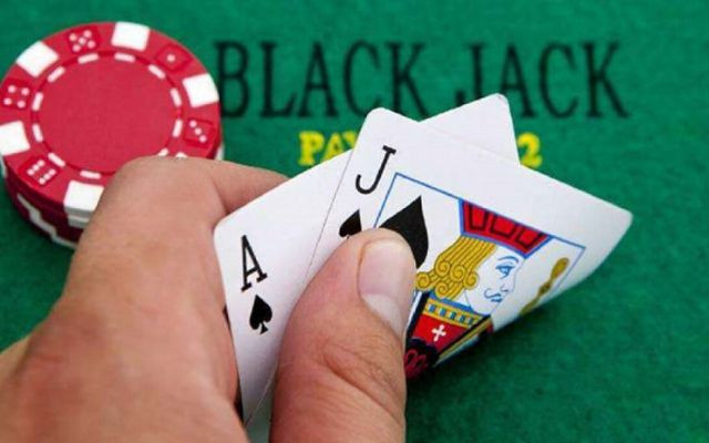 Tổ chức bàn chơi blackjack như thế nào?